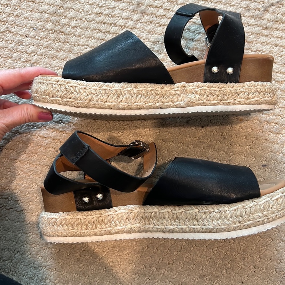 Black Tweed Platform